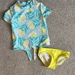 Carter’s Kid short sleeve rashguard with matching bottoms size 6/6x